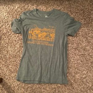 Men’s medium National Park graphic tee